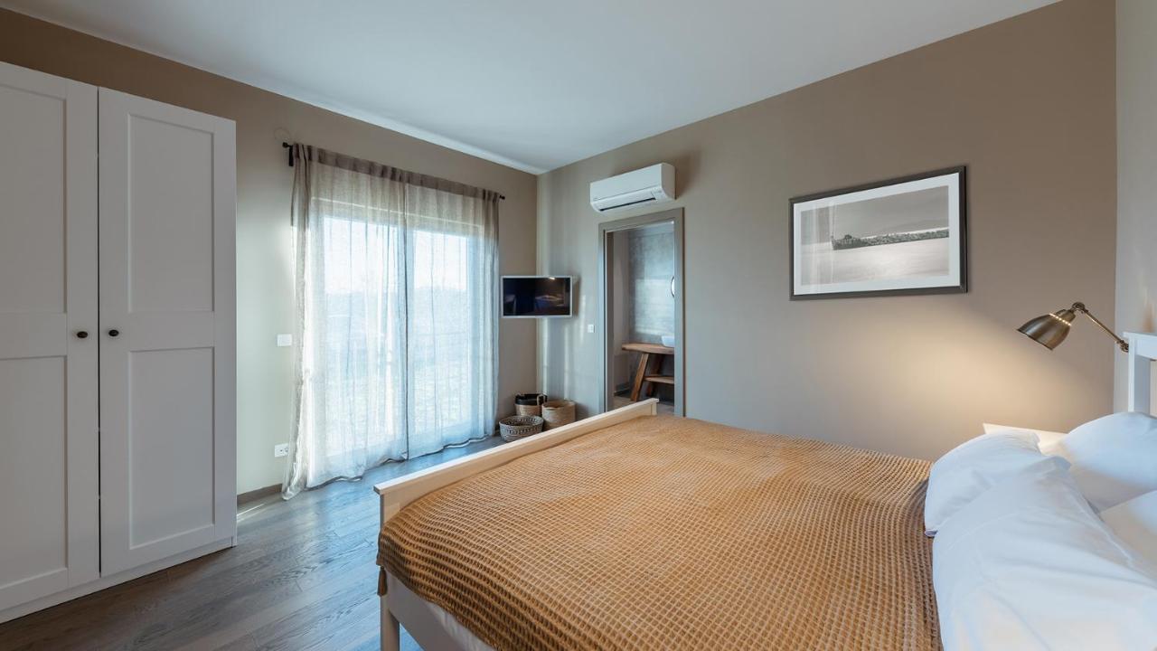 Villa & Jardin - Luxury Villa With Swimming Pool Vrh  Esterno foto